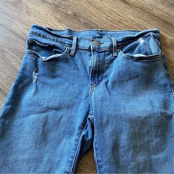 Levis Shorts Women’s Size 30 Blue Jean Distressed - Picture 2 of 13